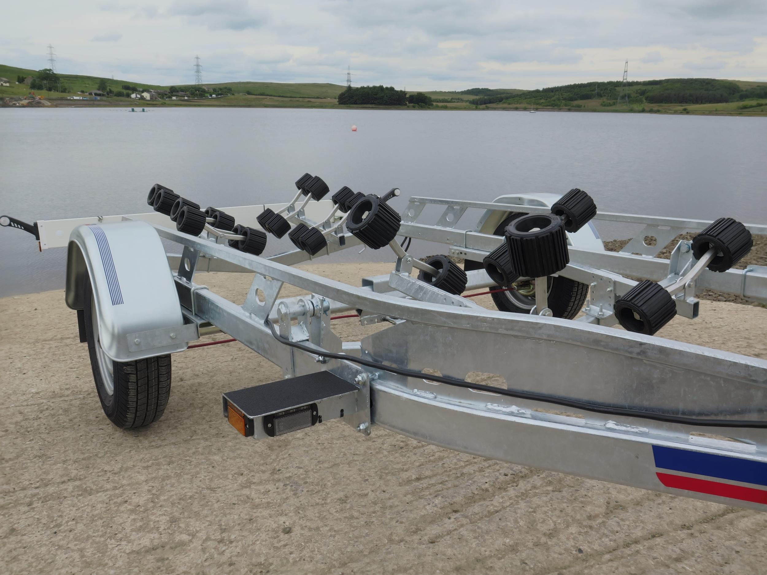 Indespension Roller Coaster 3.5 - 1300kg Marine Trailer