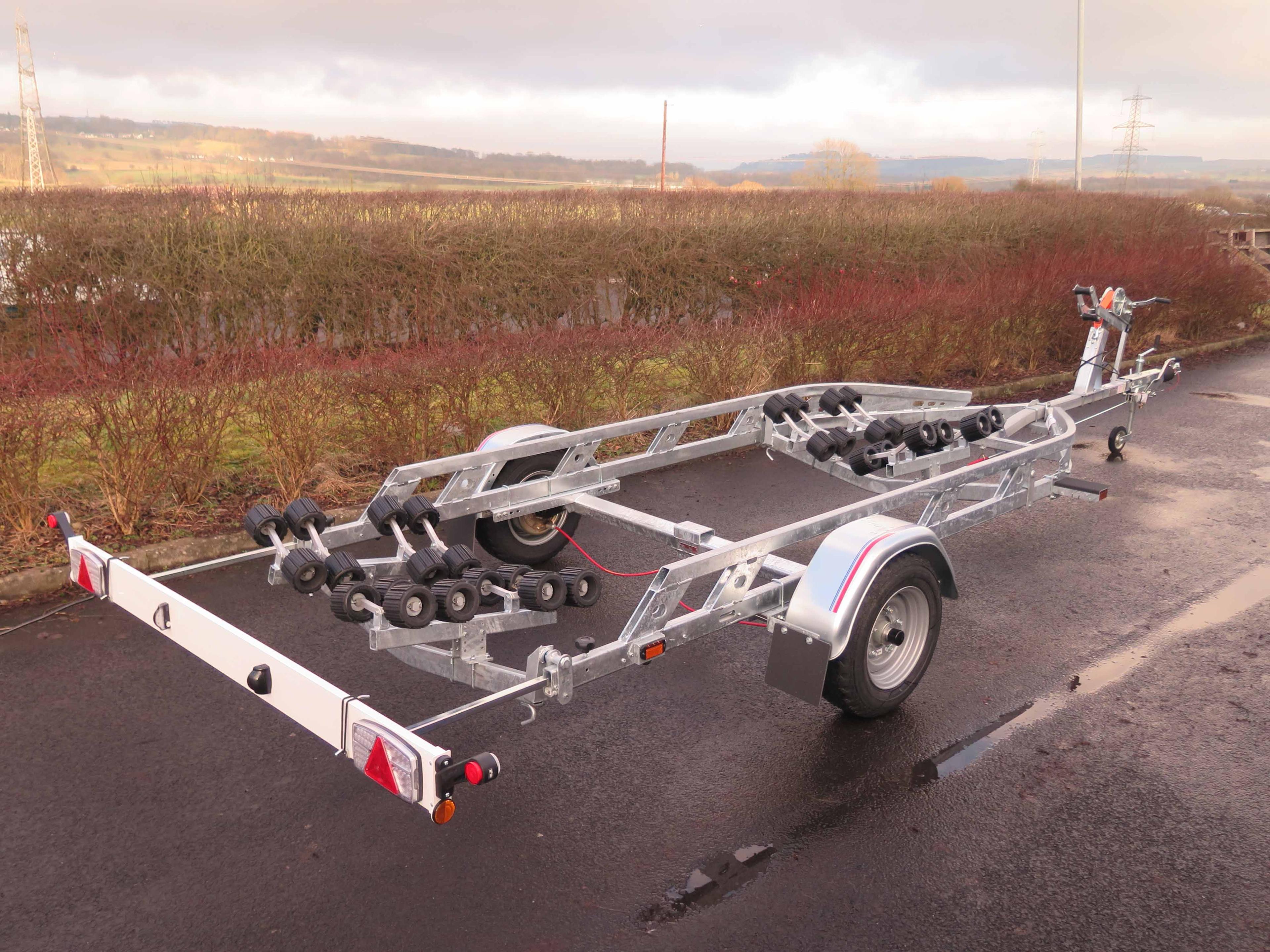 Indespension Roller Coaster 10 - 1650kg Marine Trailer